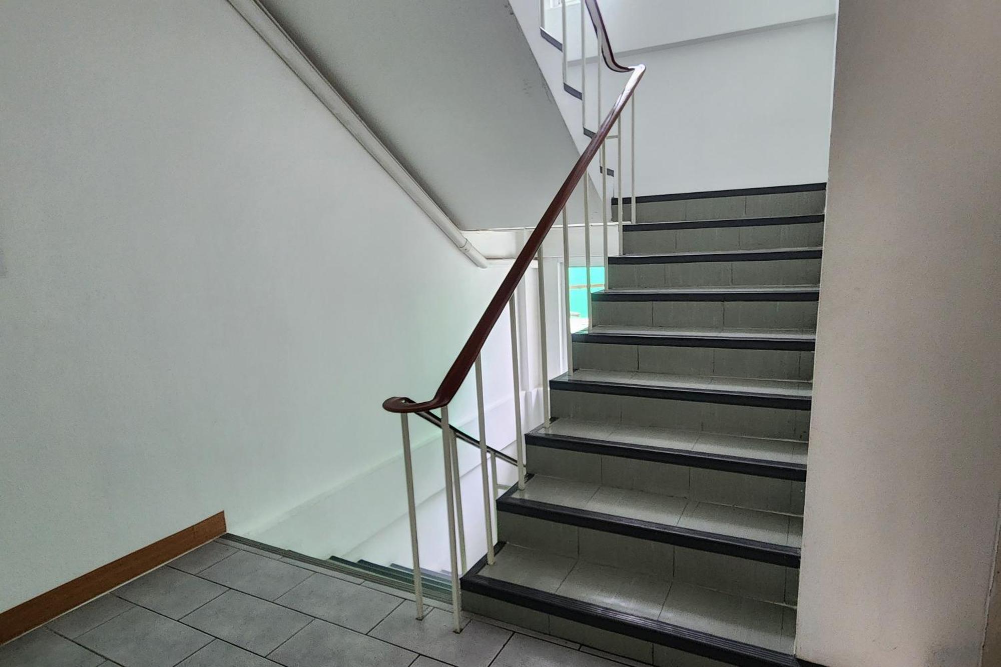 Ease Hostel Bangkok Exterior photo